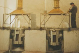 Comparison between cupola and induction melting furnace
